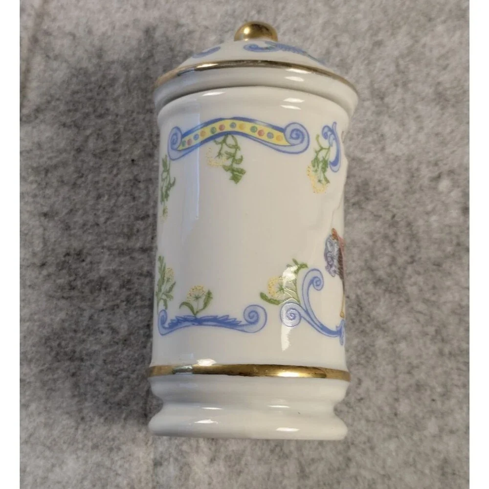 The Spice Carousel Lenox Vintage 1993 Fine Porcelain Celery Salt 24k Gold Trim